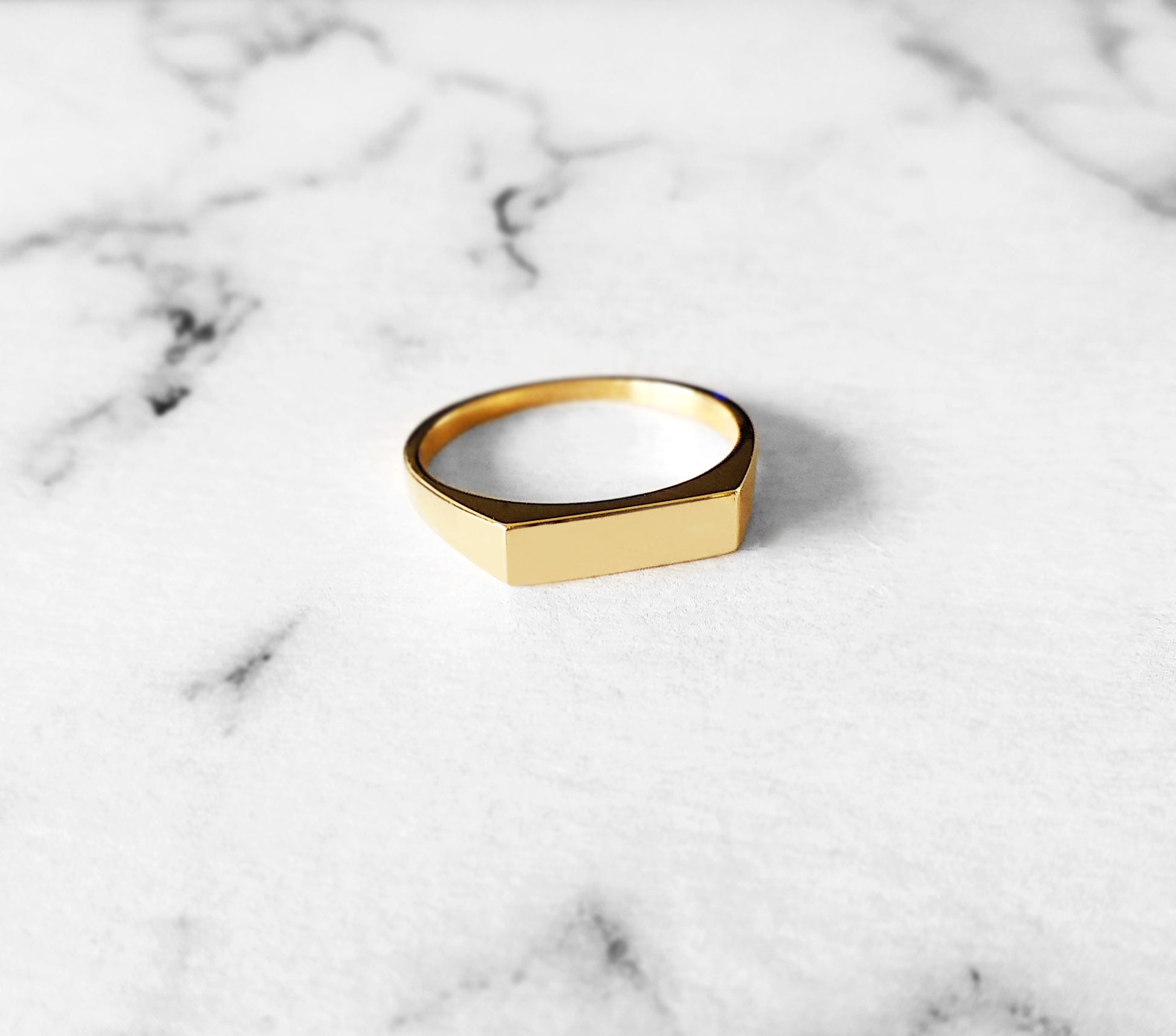 14k yellow gold rectangle bar signet ring